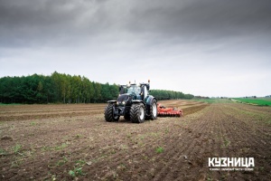 Бренд Valtra® и компания Elisa представили трактор с дистанционным управлением